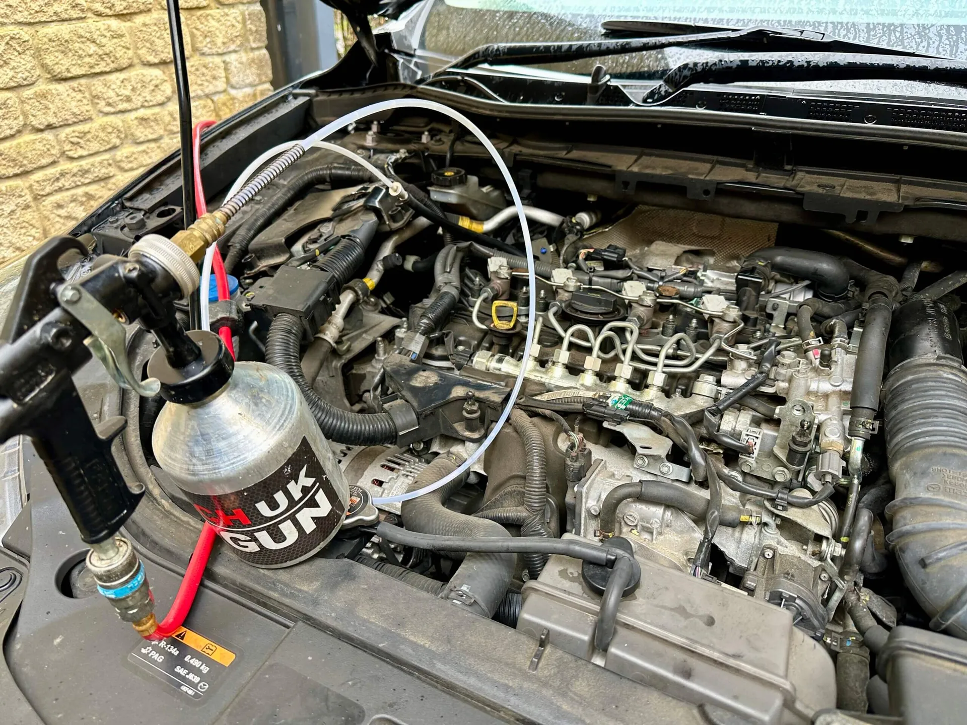 DPF cleaning equipment connected in workshop